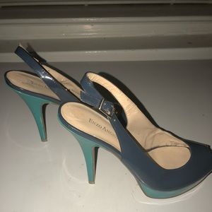 Sling back heel, color block